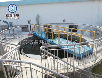 周邊轉(zhuǎn)動(dòng)式刮吸泥機(jī)